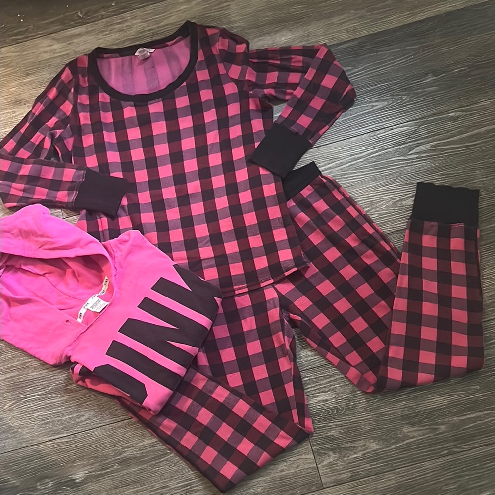 Pink thermal pjs and sweatshirt bundle both size medium